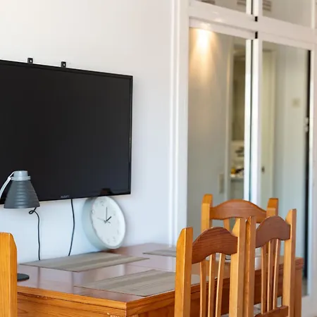 Pyr Apartment *
